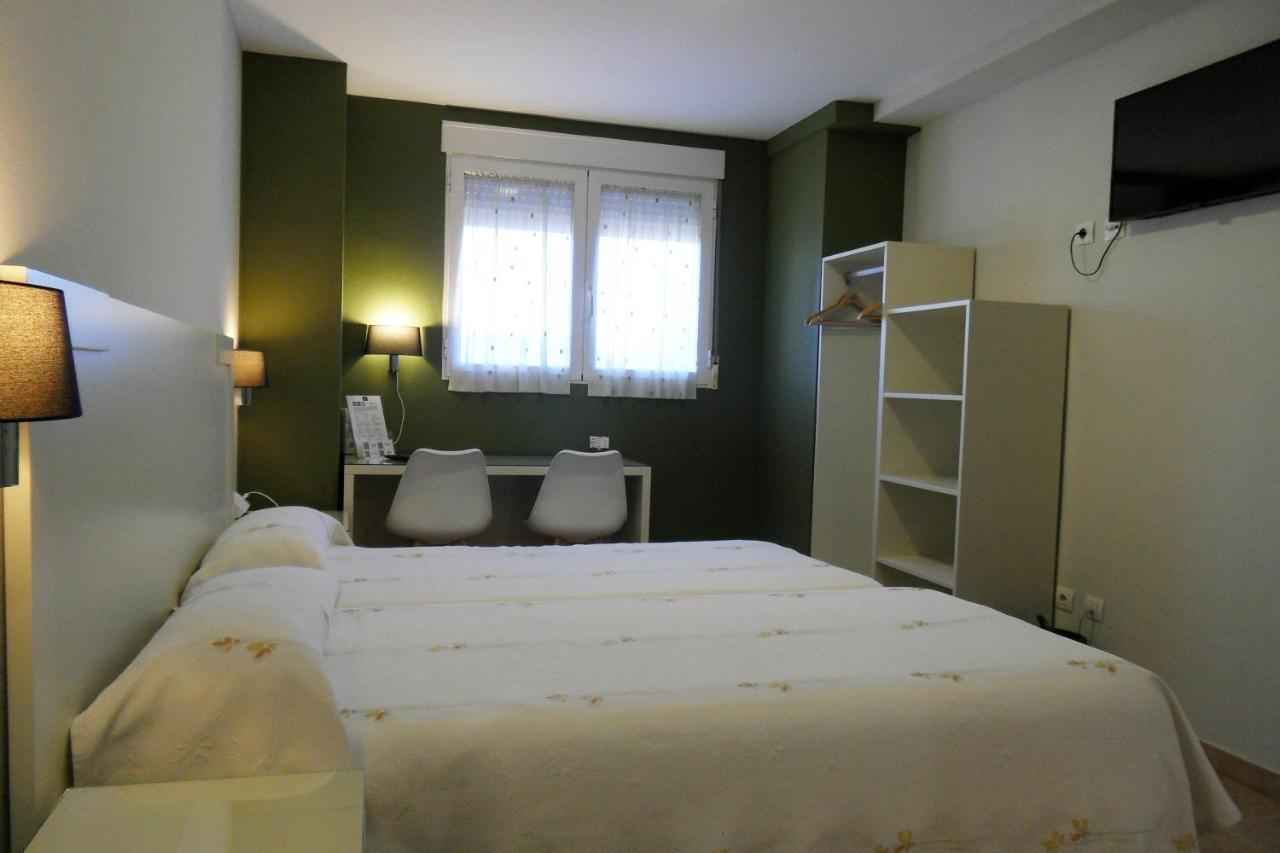 Hostal El Estudio Алманса Екстериор снимка