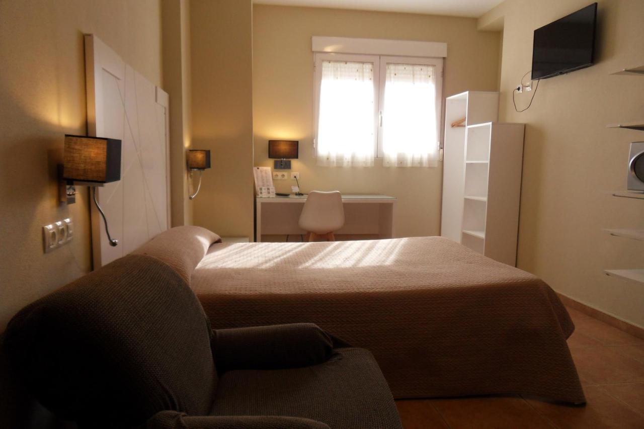 Hostal El Estudio Алманса Екстериор снимка