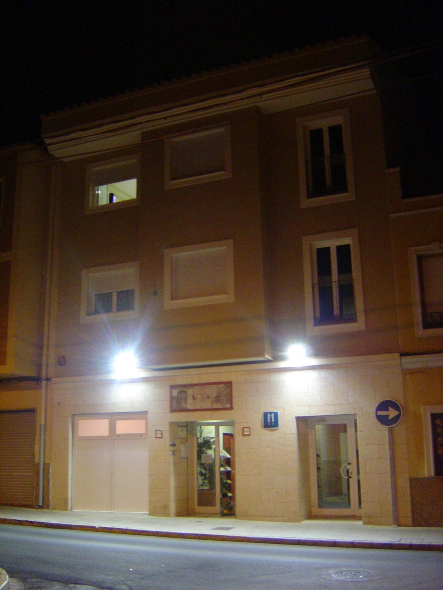 Hostal El Estudio Алманса Екстериор снимка