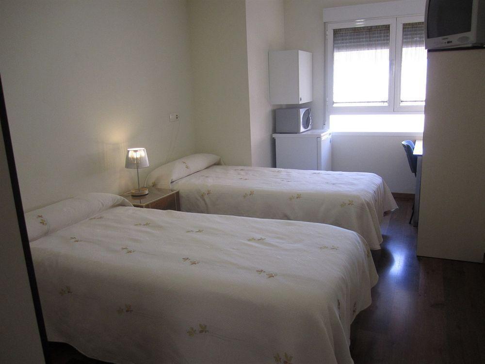 Hostal El Estudio Алманса Екстериор снимка
