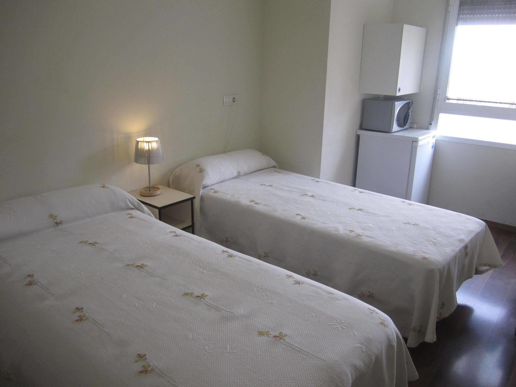 Hostal El Estudio Алманса Екстериор снимка